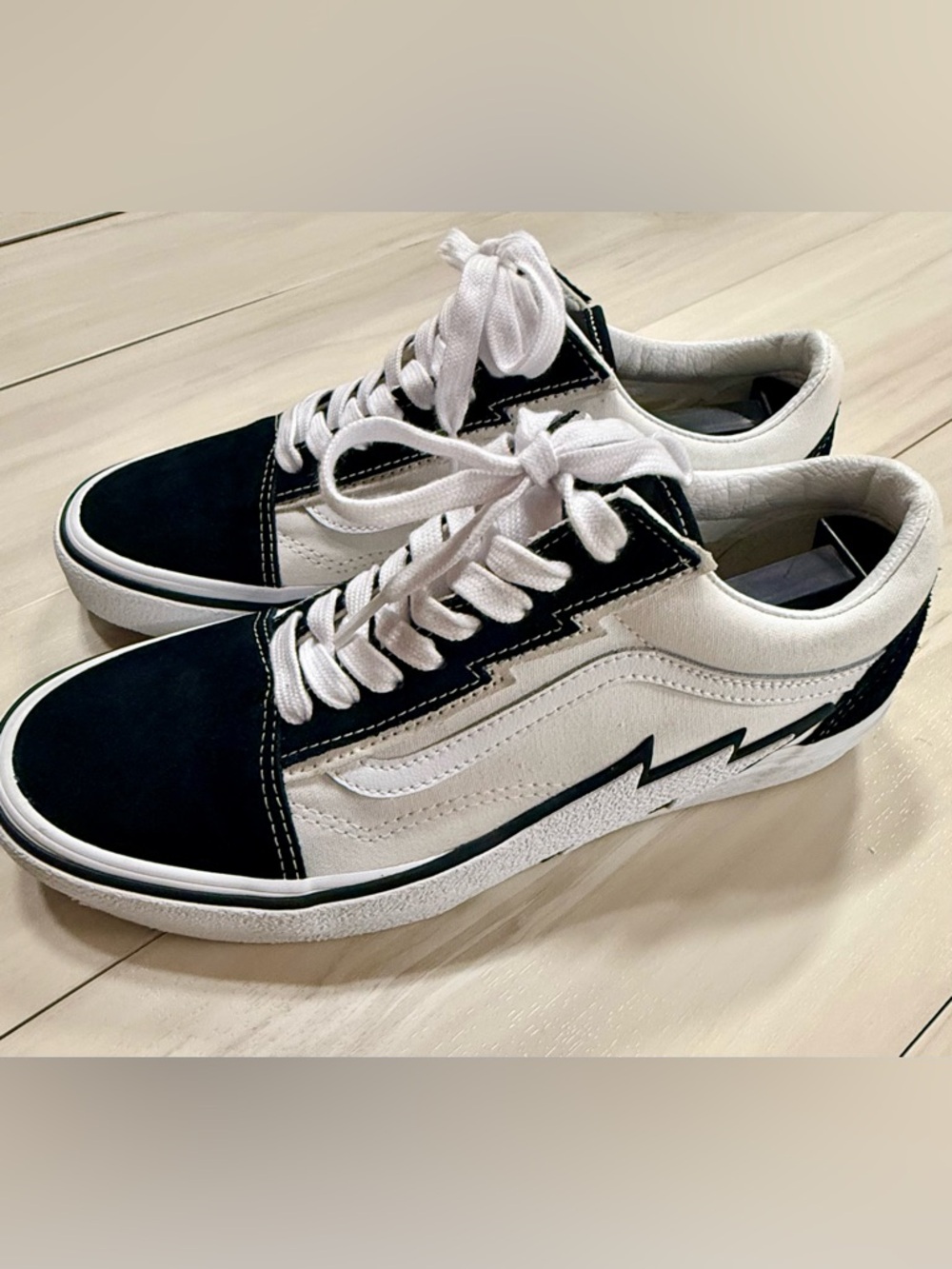 NWOT Vans Old skool Bolt Black men’s size 9.5